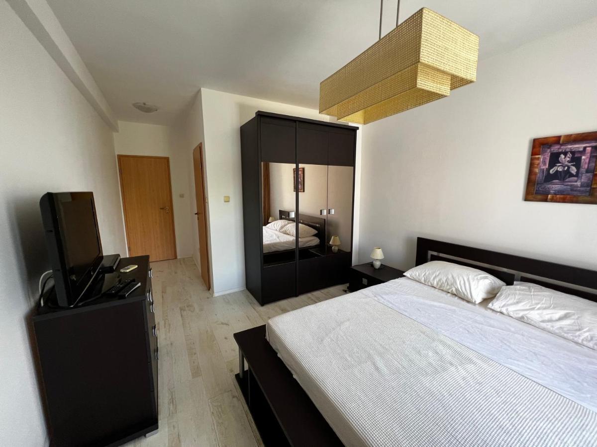 Modern Beachfront Apartment With Pool Ravda Exterior foto